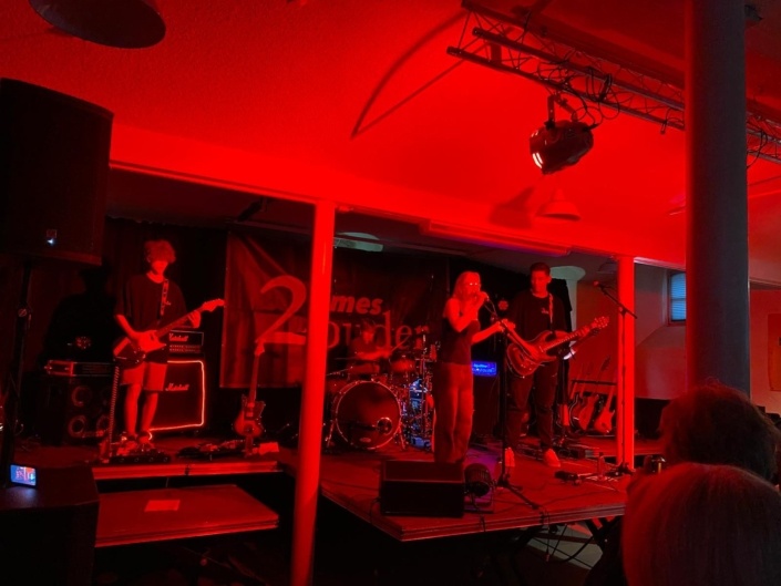 405e3b70-f70d-48b9-8aab-53ce9dcb6d34